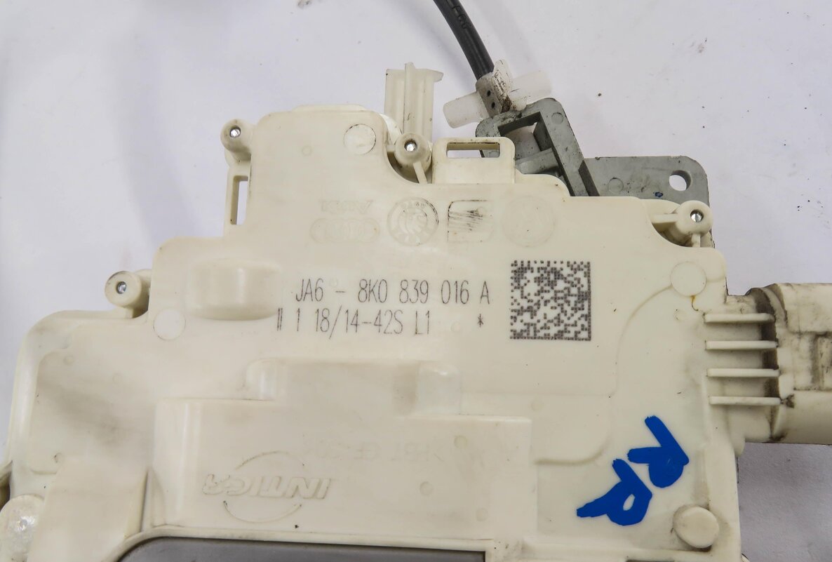 Thumbnail 4: 09-18 AUDI / PORSCHE - A4 S4 Q5 CAYENNE PANAMERA - RIGHT REAR DOOR LOCK LATCH