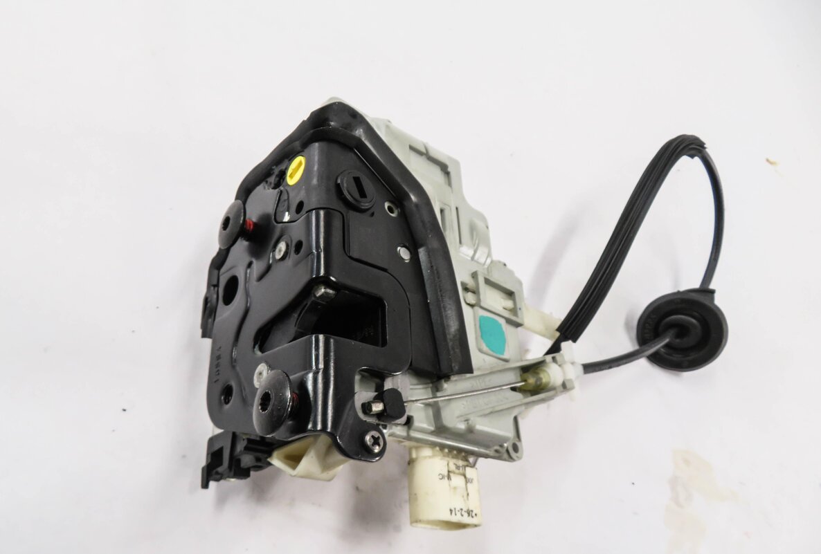 Thumbnail 3: 09-18 AUDI / PORSCHE - A4 S4 Q5 CAYENNE PANAMERA - LEFT REAR DOOR LOCK LATCH