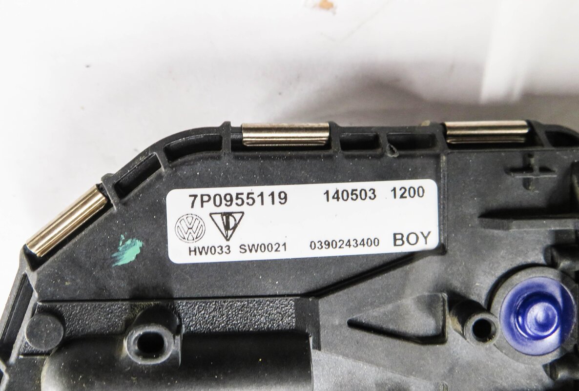 Thumbnail 4: 2011-2018 PORSCHE CAYENNE (958) FRONT WINDSHIELD WIPER MOTOR