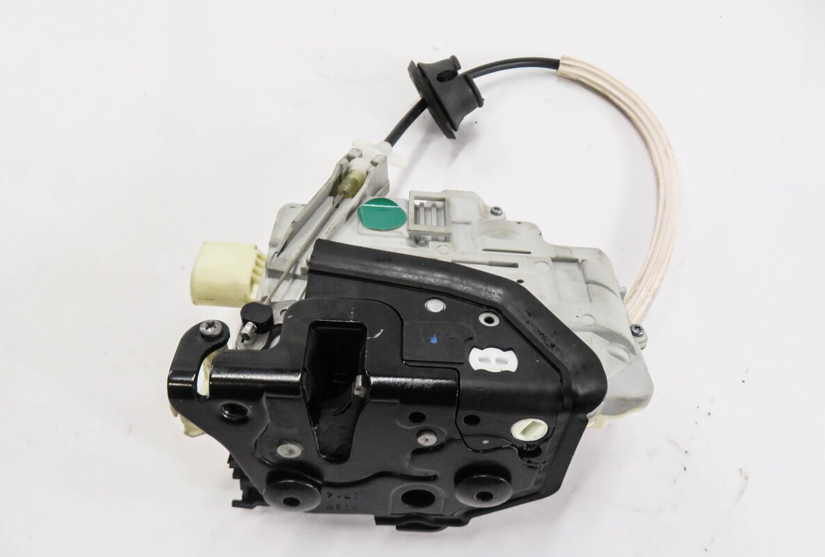 Thumbnail 3: 2009-2016 AUDI A4 A5 S4 S5 Q5 TT CAYENNE PANAMERA - RIGHT FRONT DOOR LOCK LATCH
