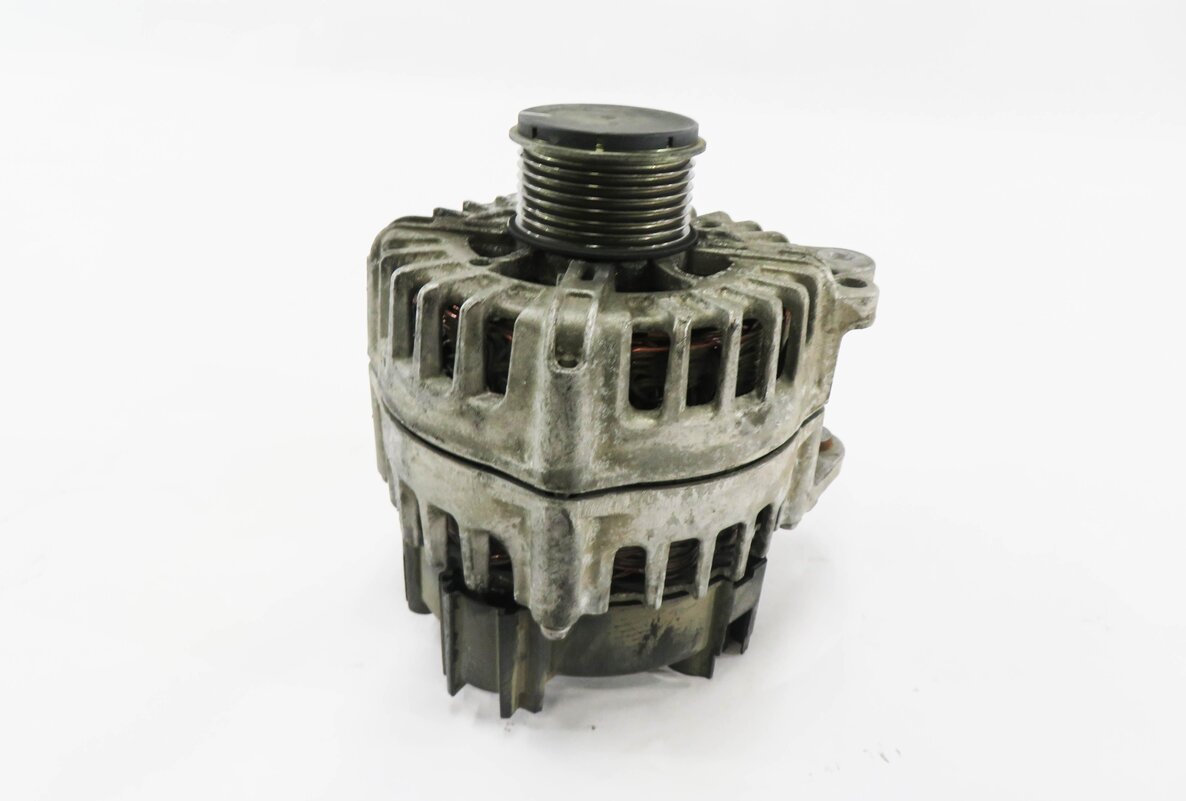 Thumbnail 2: 2011-2018 PORSCHE CAYENNE (958) 3.6L - 220 AMP ALTERNATOR