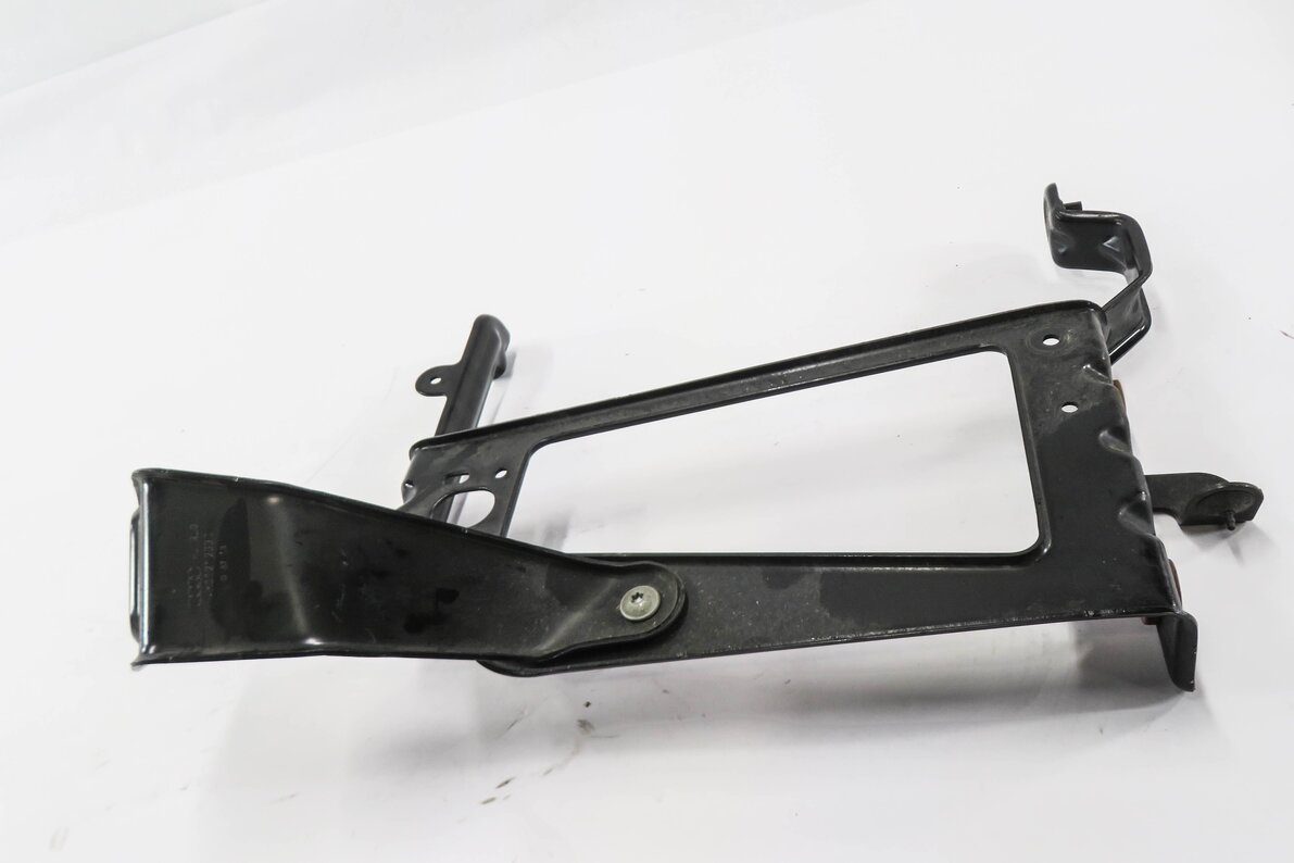 Thumbnail 2: 2017 AUDI Q7 (4M) LEFT FRONT DRIVER RADIATOR SUPPORT MOUNT BRACKET