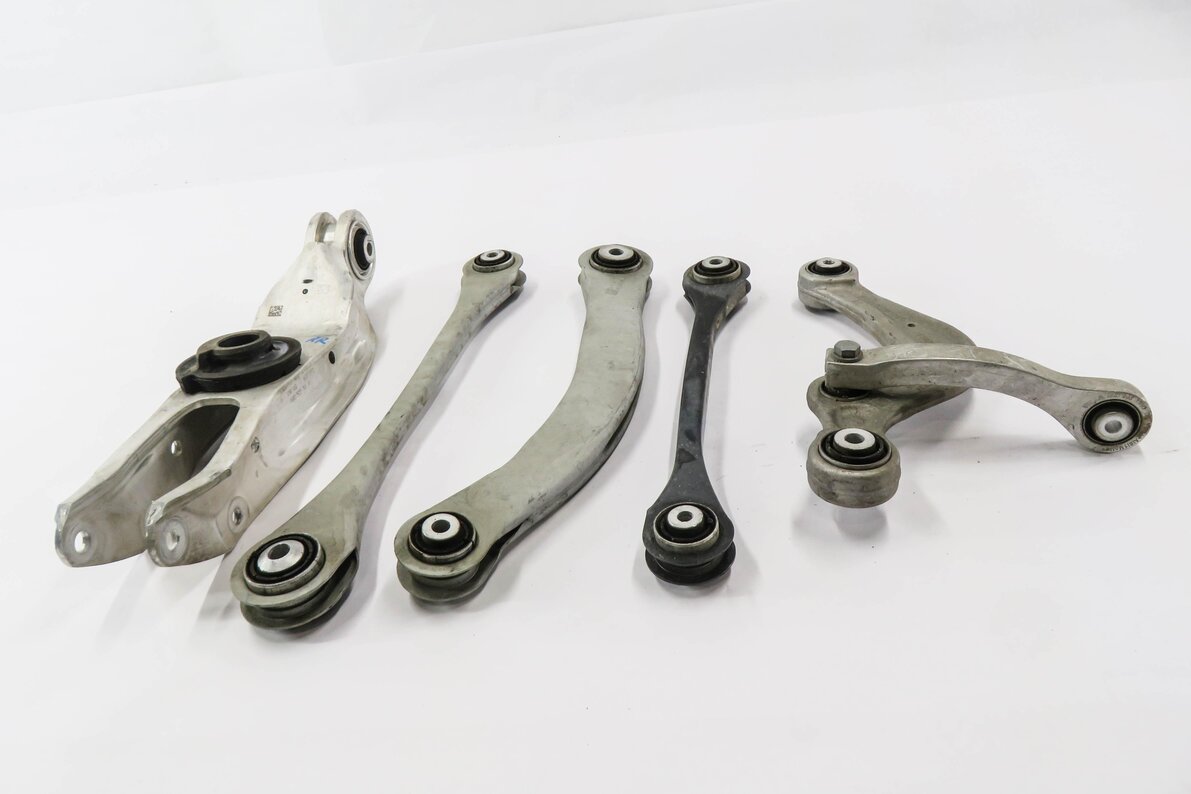 Thumbnail 2: 2017-2020 AUDI Q7 (4M) RIGHT PASSENGER REAR CONTROL ARM SET