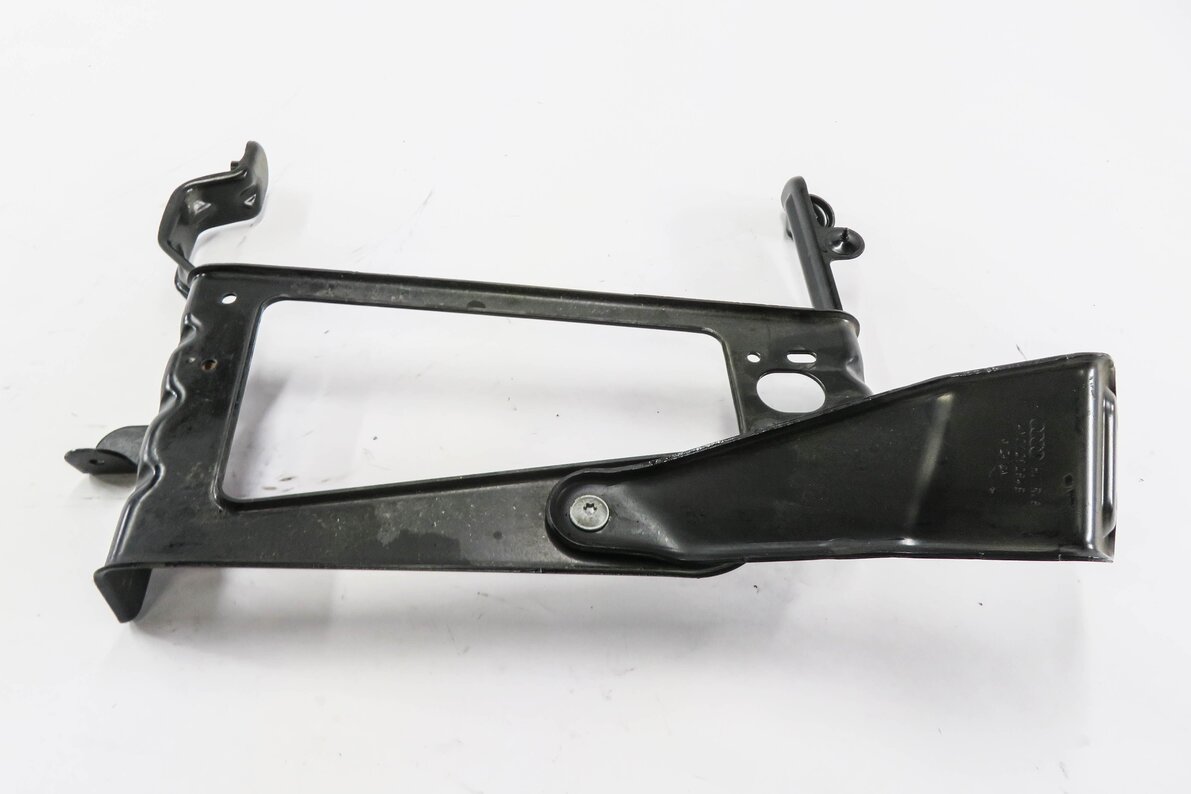 Thumbnail 3: 2017 AUDI Q7 (4M) RIGHT FRONT PASSENGER RADIATOR SUPPORT MOUNT BRACKET