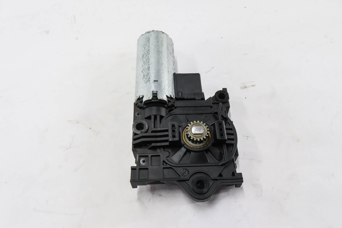 Thumbnail 3: 2017-2022 VW JETTA / AUDI - A5 Q7 RS5 S5 Q7 (F5 4M) SUNROOF MOTOR SUN ROOF MOTOR