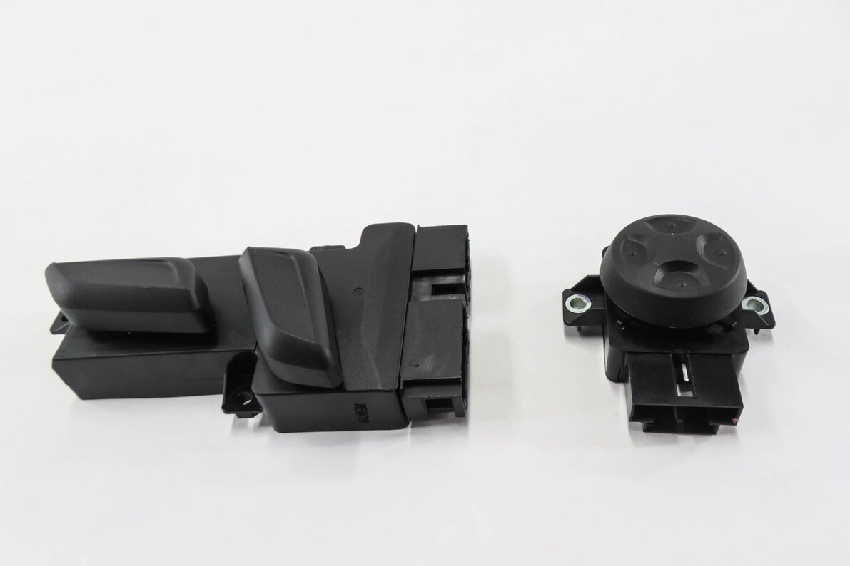 Thumbnail 2: 2017 AUDI Q7 (4M) RIGHT FRONT PASSENGER SEAT ADJUSTMENT SWITCH