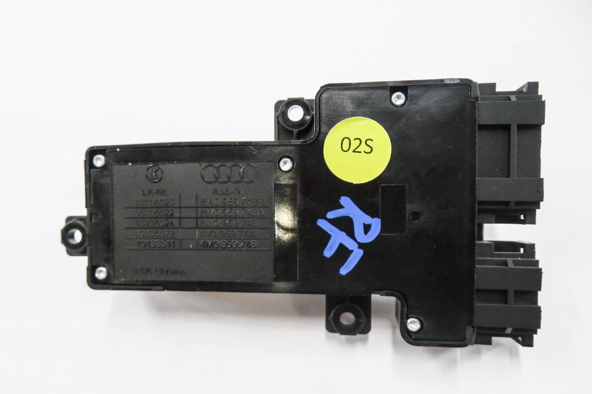 Thumbnail 6: 2017 AUDI Q7 (4M) RIGHT FRONT PASSENGER SEAT ADJUSTMENT SWITCH