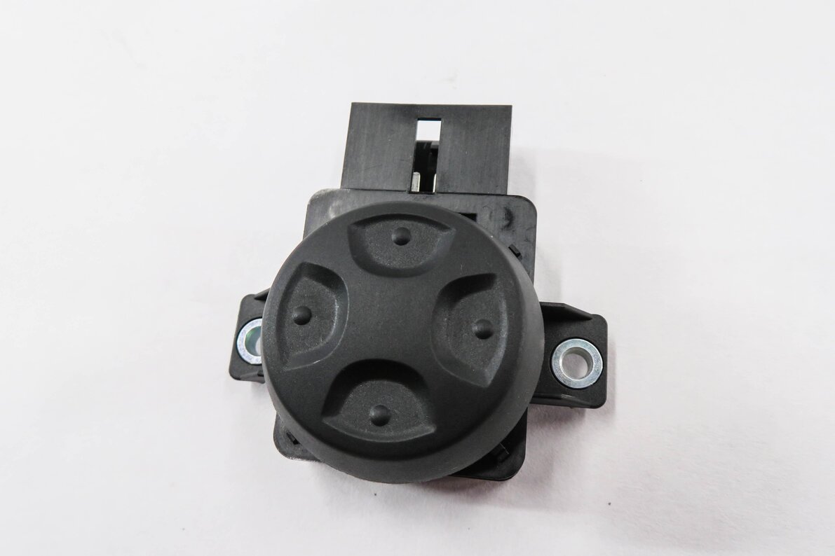 Thumbnail 3: 2017 AUDI Q7 (4M) LEFT FRONT DRIVER SEAT ADJUSTMENT SWITCH BUTTON