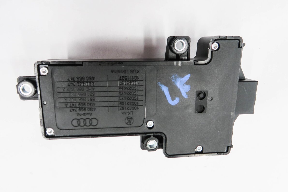 Thumbnail 6: 2017 AUDI Q7 (4M) LEFT FRONT DRIVER SEAT ADJUSTMENT SWITCH BUTTON