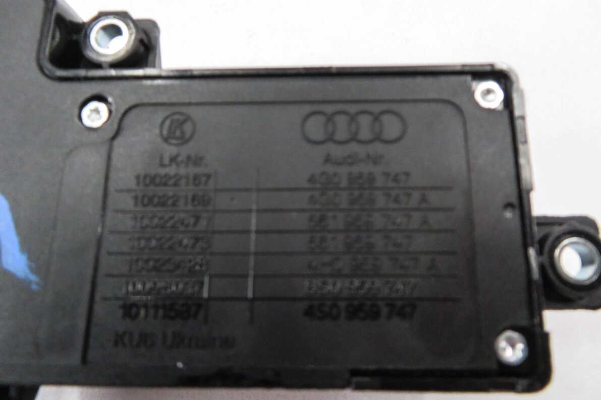 Thumbnail 7: 2017 AUDI Q7 (4M) LEFT FRONT DRIVER SEAT ADJUSTMENT SWITCH BUTTON