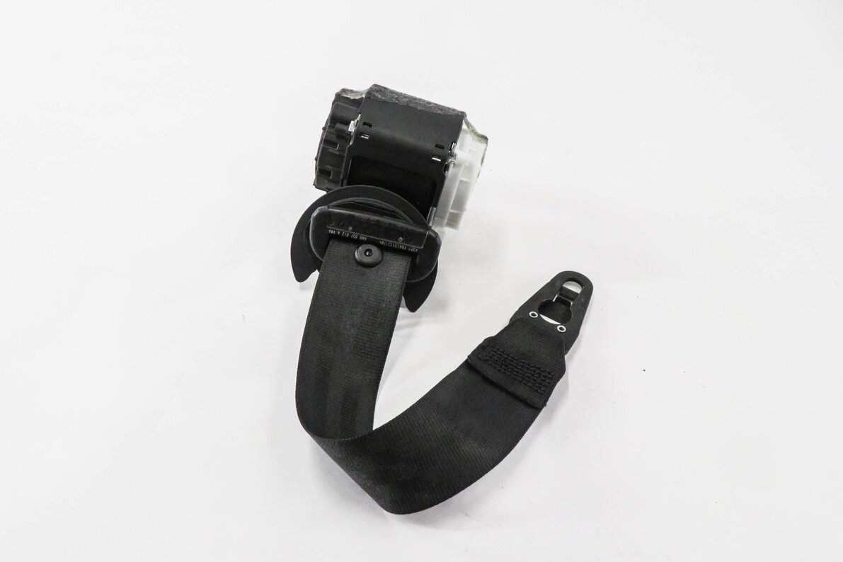 Thumbnail 1: 2017 AUDI Q7 (4M) REAR 3rd THIRD ROW SEAT - RIGHT SEATBELT RETRACTOR (BLACK)