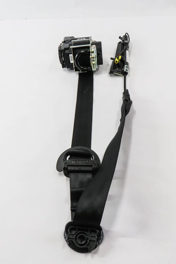 Thumbnail 2: 2017-2020 AUDI Q7 (4M) RIGHT FRONT PASSENGER SEATBELT RETRACTOR (BLACK)