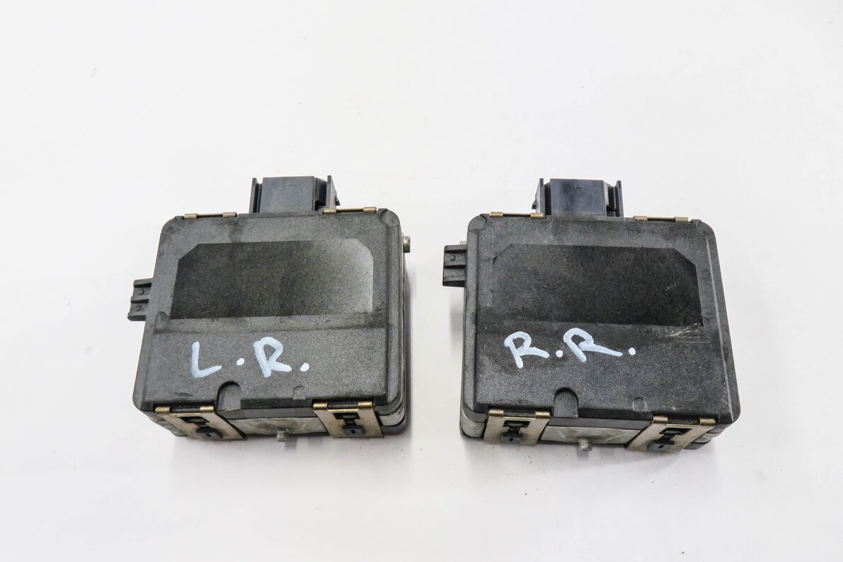 Thumbnail 3: 2013-2020 AUDI Q7 (4L 4M) RIGHT REAR LANE DEPARTURE BLIND SPOT MODULE SET-2