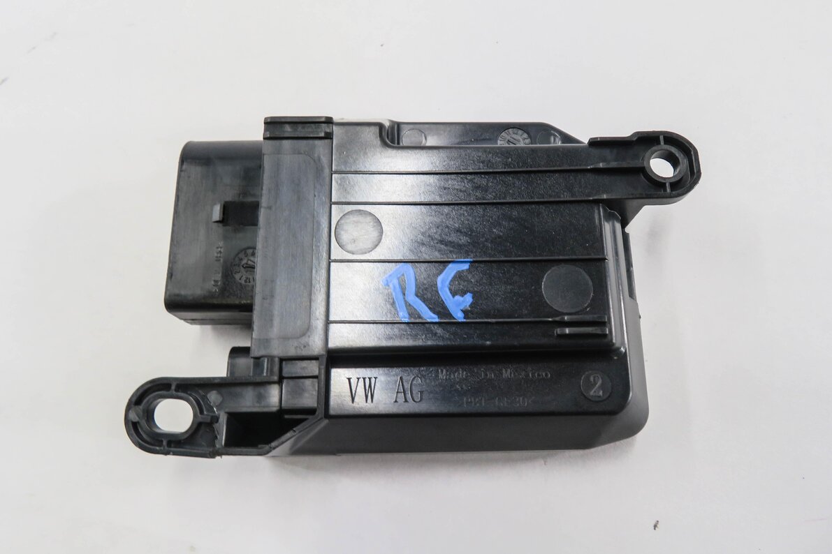 Thumbnail 3: 2017 AUDI Q7 (4M) RIGHT FRONT PASSENGER SEAT OCCUPANCY WEIGHT SENSOR MODULE