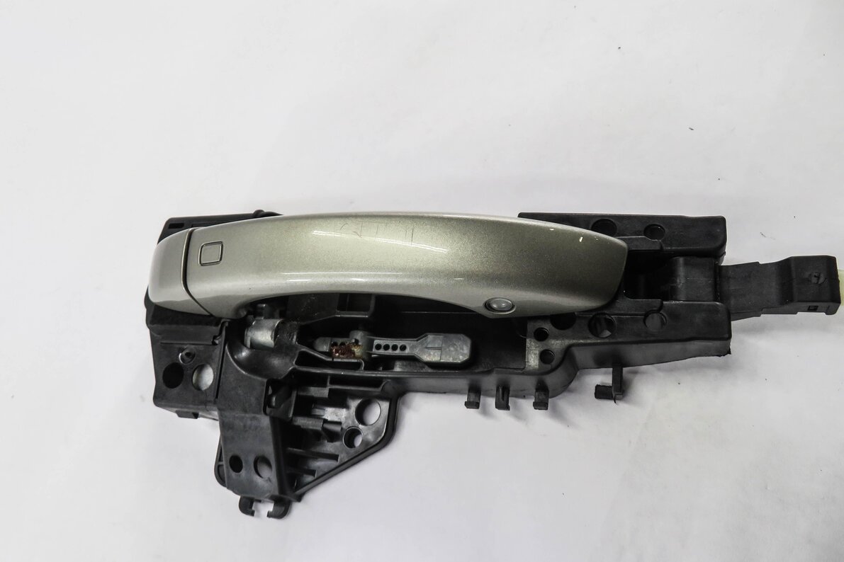 Thumbnail 3: 2017-2020 AUDI Q7 (4M) RIGHT FRONT PASSENGER KEYLESS DOOR HANDLE (KARAT BEIGE)