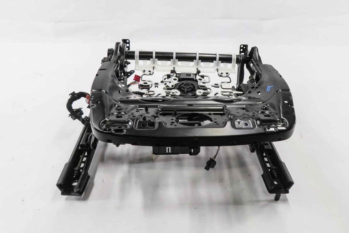 2017-2020 AUDI Q7 (4M) RIGHT FRONT PASSENGER SEAT TRACK w/ MOTORS (VENTED)