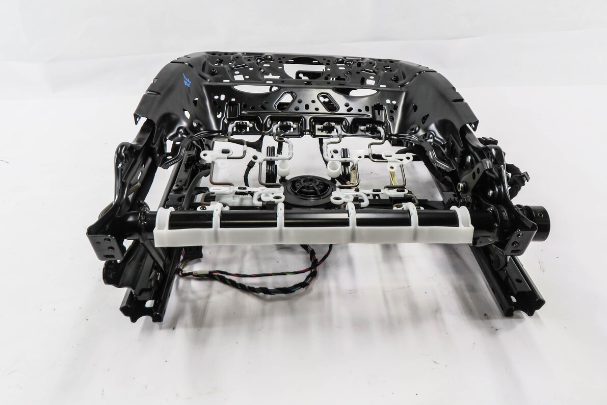 Thumbnail 2: 2017-2020 AUDI Q7 (4M) RIGHT FRONT PASSENGER SEAT TRACK w/ MOTORS (VENTED)