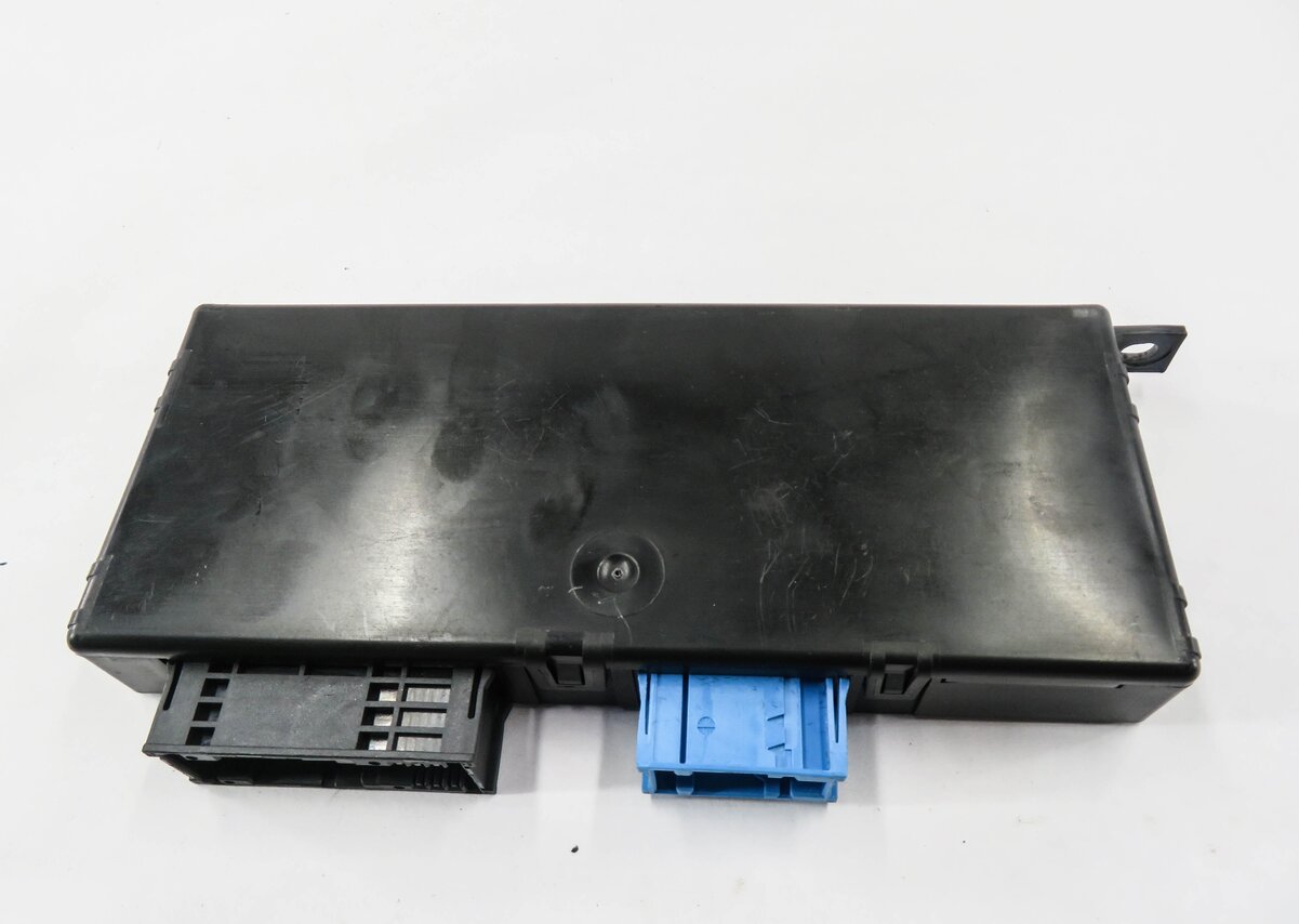 Thumbnail 3: 2015 BMW 535i (F10) CENTRAL GATEWAY CONTROL MODULE