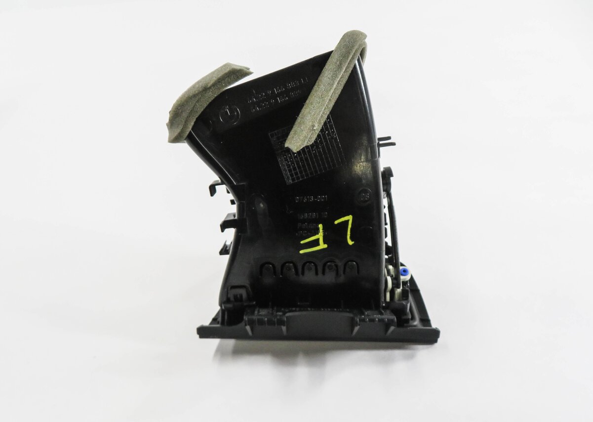 Thumbnail 4: 2015 BMW 535i (F10) LEFT FRONT DRIVER DASH HEATER A/C AIR VENT