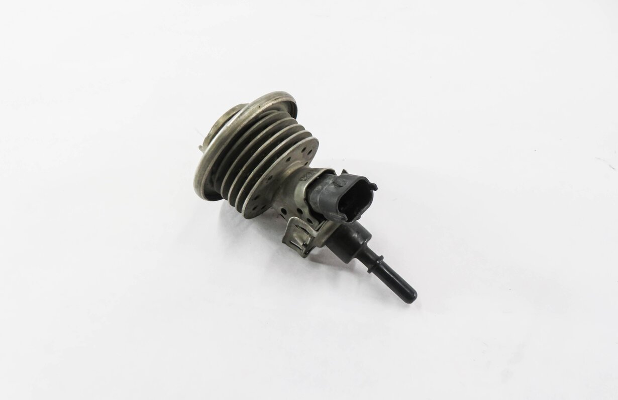 Thumbnail 1: 2012 AUDI Q7 4L 3.0L CATA DIESEL ENGINE DEF EMISSION FLUID INJECTOR NOZZLE