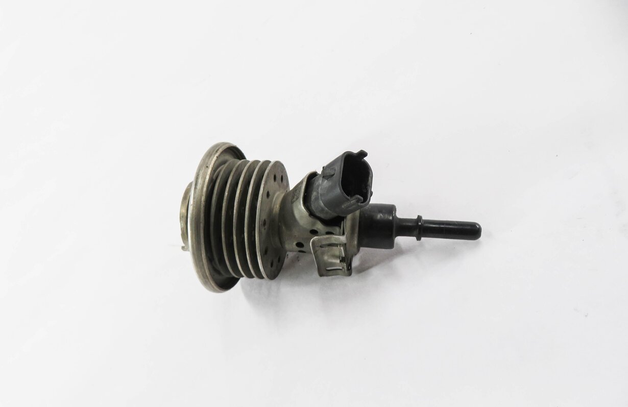 Thumbnail 2: 2012 AUDI Q7 4L 3.0L CATA DIESEL ENGINE DEF EMISSION FLUID INJECTOR NOZZLE