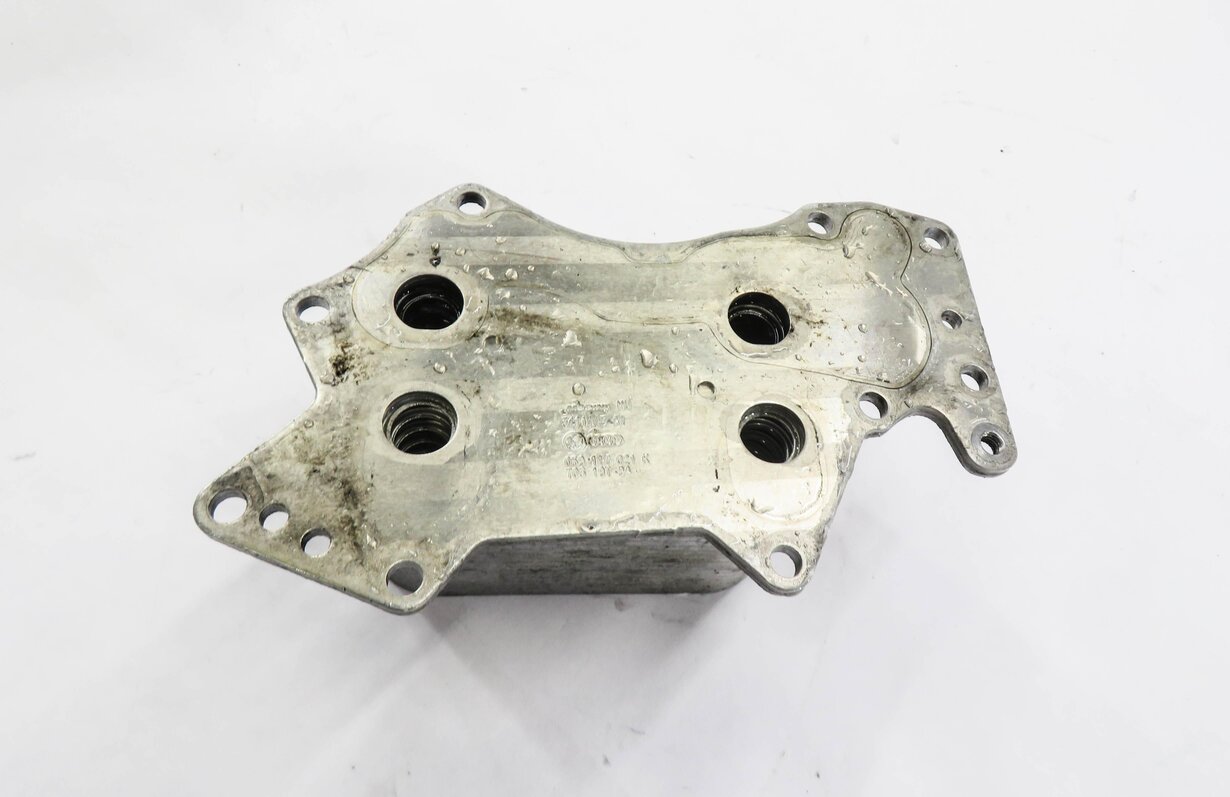 Thumbnail 2: 2009-2012 VW TOUAREG / AUDI Q7 (4L) 3.0L TURBO TDI DIESEL ENGINE - OIL COOLER