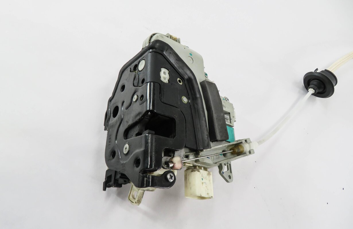 Thumbnail 3: 2010-2020 AUDI A4 A5 A6 A7 A8 Q3 Q5 Q7 S5 S6 S7 S8 TT - LEFT FRONT DOOR LATCH