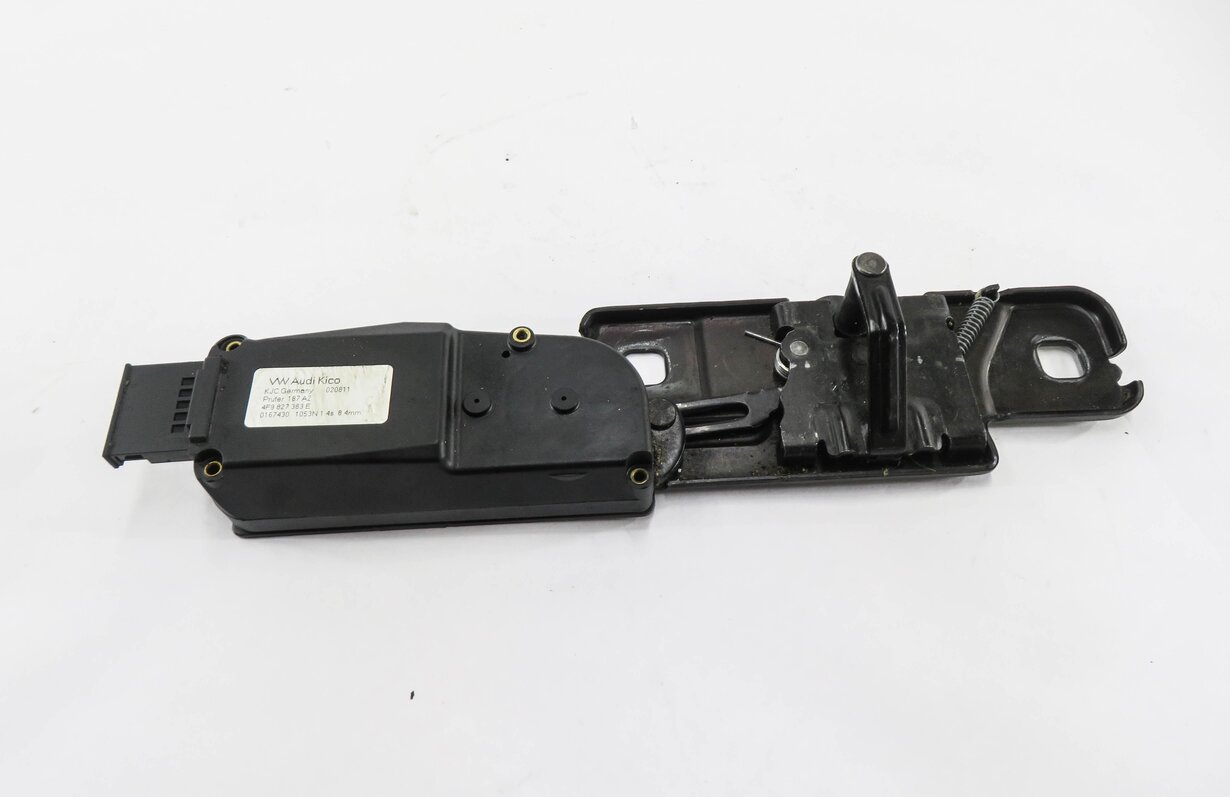 Thumbnail 2: 2012 AUDI Q7 (4L) REAR TRUNK LOCK LATCH STRIKER ACTUATOR MOTOR