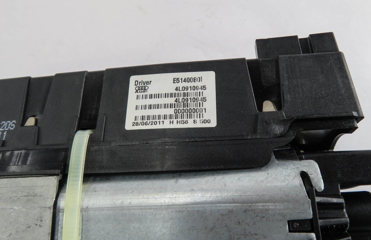 Thumbnail 5: 2012 AUDI Q7 (4L) LEFT DRIVER SIDE REAR TRUNK LIFT GATE ASSIST MOTOR