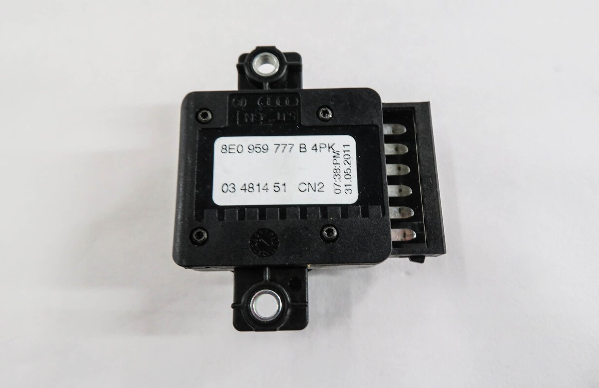 Thumbnail 4: 2012 AUDI Q7 (4L) LEFT FRONT DRIVER POWER SEAT ADJUST SWITCH (BLACK)