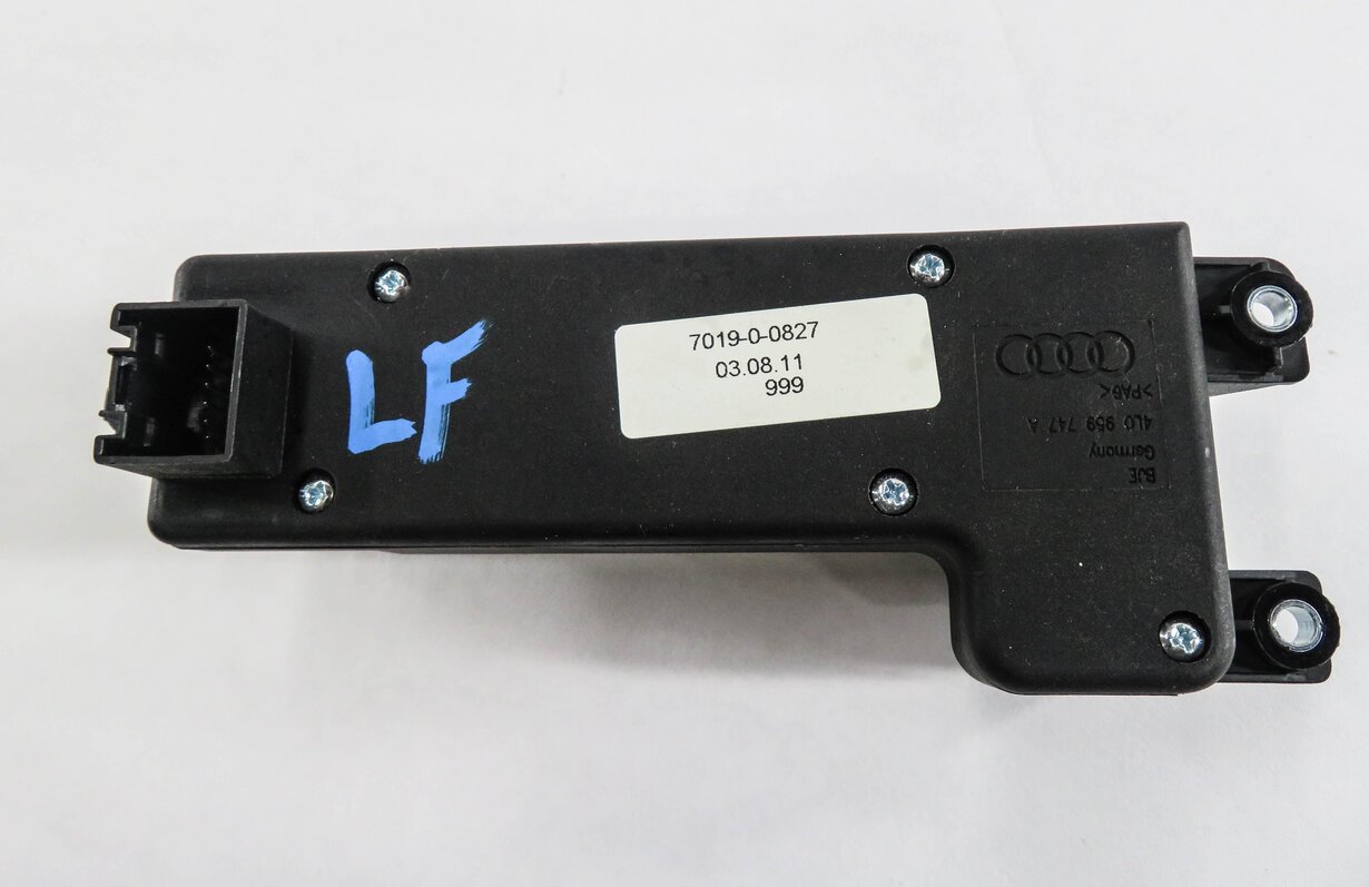 Thumbnail 6: 2012 AUDI Q7 (4L) LEFT FRONT DRIVER POWER SEAT ADJUST SWITCH (BLACK)