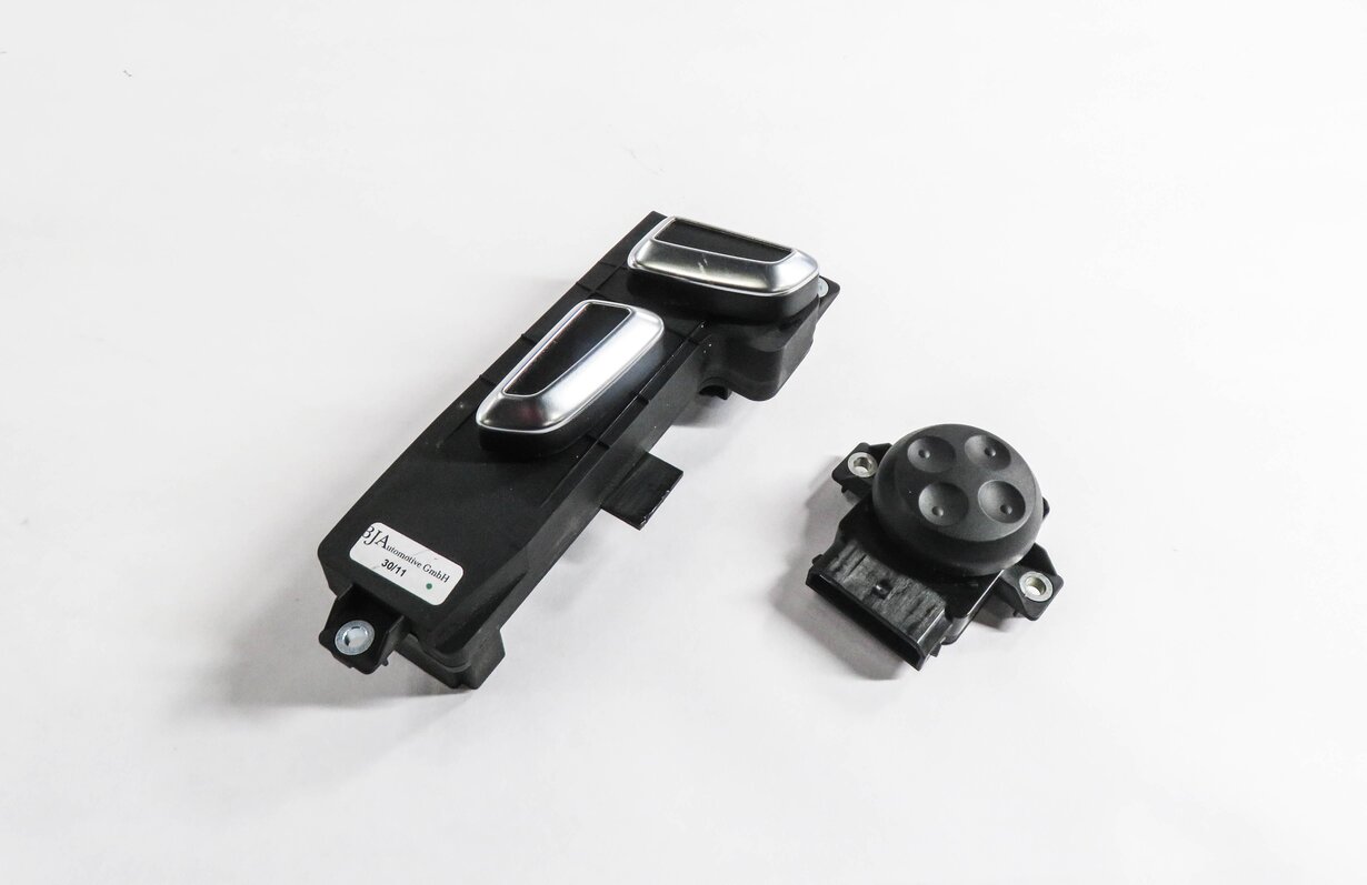 Thumbnail 1: 2012 AUDI Q7 (4L) RIGHT FRONT PASSENGER POWER SEAT ADJUST SWITCH (BLACK)