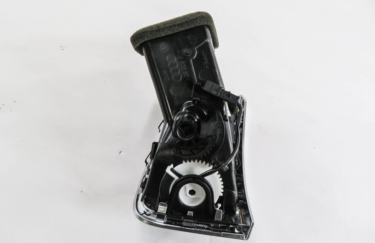 Thumbnail 4: 2012 AUDI Q7 (4L) LEFT FRONT DRIVER DASH HEATER A/C AIR VENT