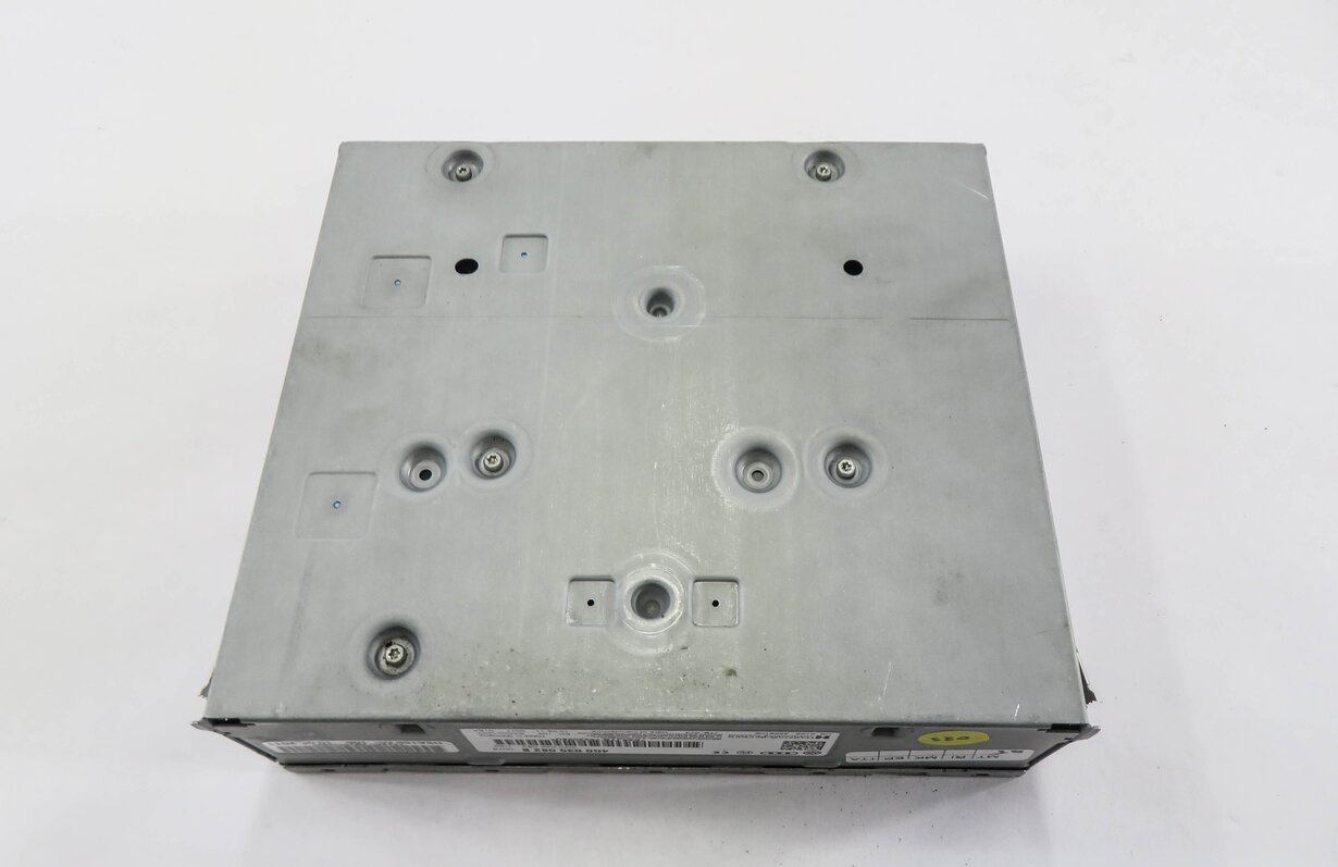 Thumbnail 4: 2012 AUDI Q7 (4L) RADIO STEREO RECEIVER CONTROL MODULE