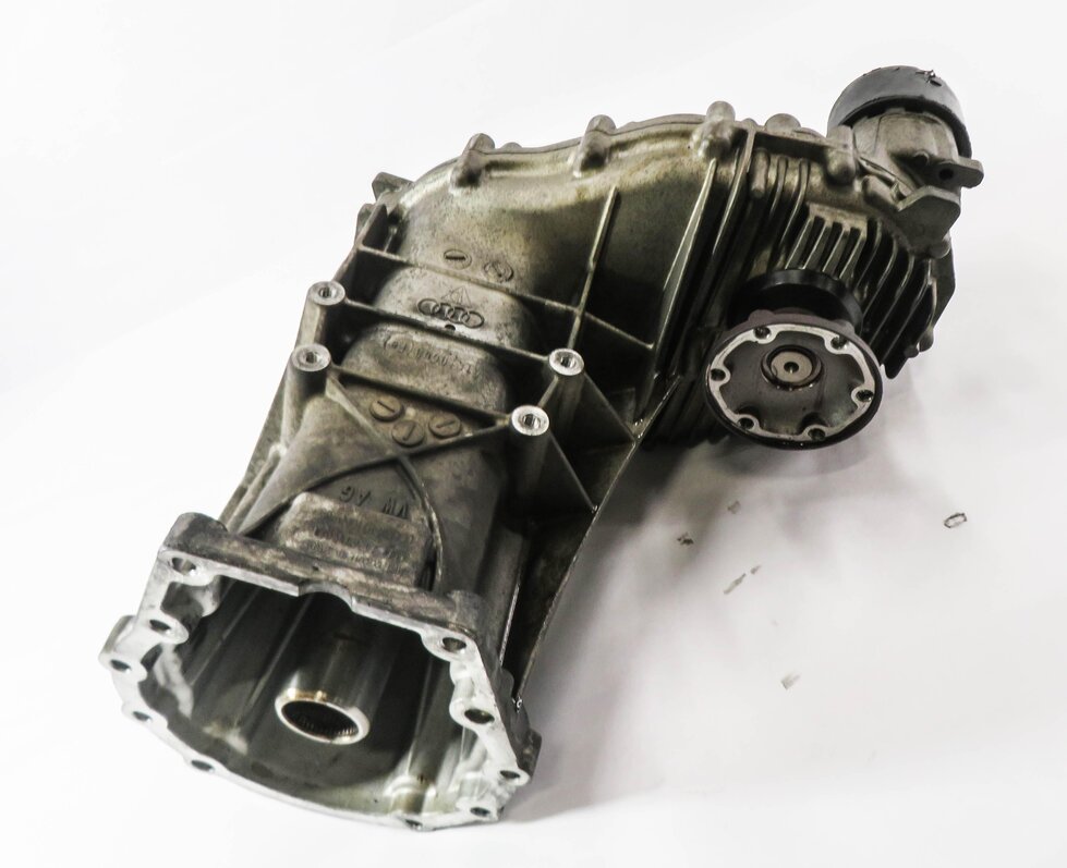 Thumbnail 4: 2011-2015 AUDI Q7 (4L) 3.0L DIESEL ENGINE - FRONT TRANSFER CASE ASSEMBLY (MTP)