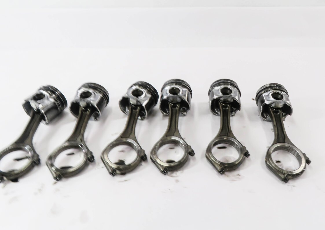 Thumbnail 3: 09-12 VW TOUAREG / AUDI Q7 4L 3.0L CATA DIESEL ENGINE- ROD & PISTON SET- 6