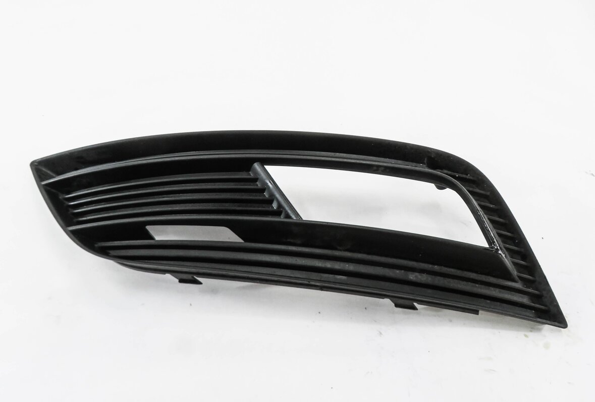 Thumbnail 2: 2013-2016 AUDI A4 (B8 8K) LEFT FRONT DRIVER FOGLIGHT GRILLE TRIM (S-LINE)