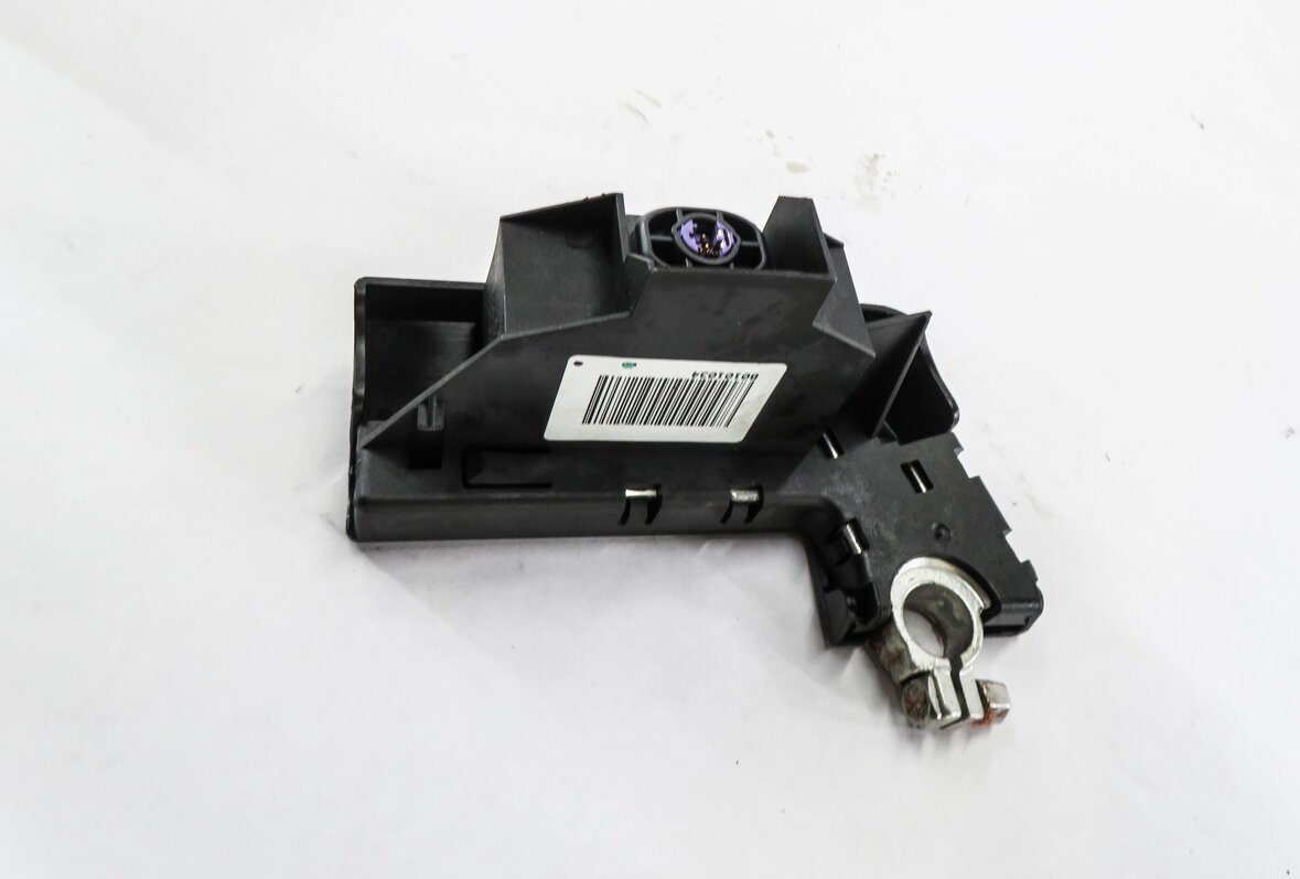 Thumbnail 7: 2014 AUDI A4 (B8 8K) POSITIVE BATTERY TERMINAL OVERLOAD PROTECTION FUSE