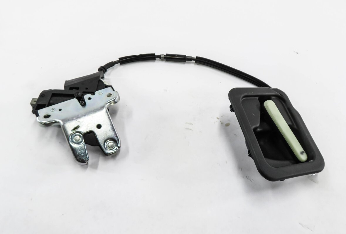 Thumbnail 2: 2014 AUDI A4 (B8 8K) REAR TRUNK LOCK LATCH ACTUATOR