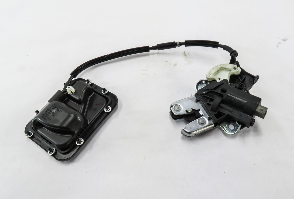 Thumbnail 4: 2014 AUDI A4 (B8 8K) REAR TRUNK LOCK LATCH ACTUATOR