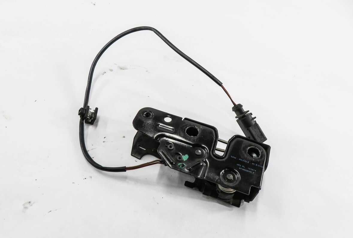 2014 AUDI A4 (B8 8K) FRONT LOWER HOOD LOCK LATCH