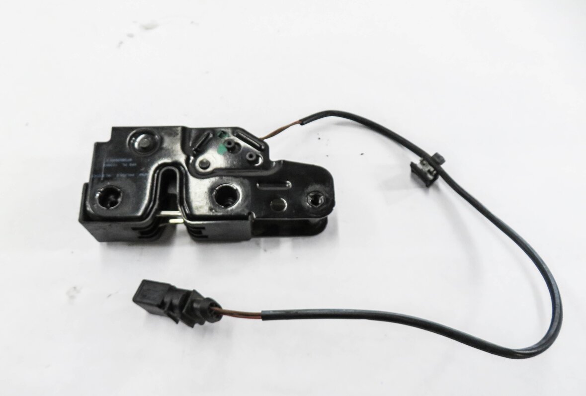 Thumbnail 3: 2014 AUDI A4 (B8 8K) FRONT LOWER HOOD LOCK LATCH