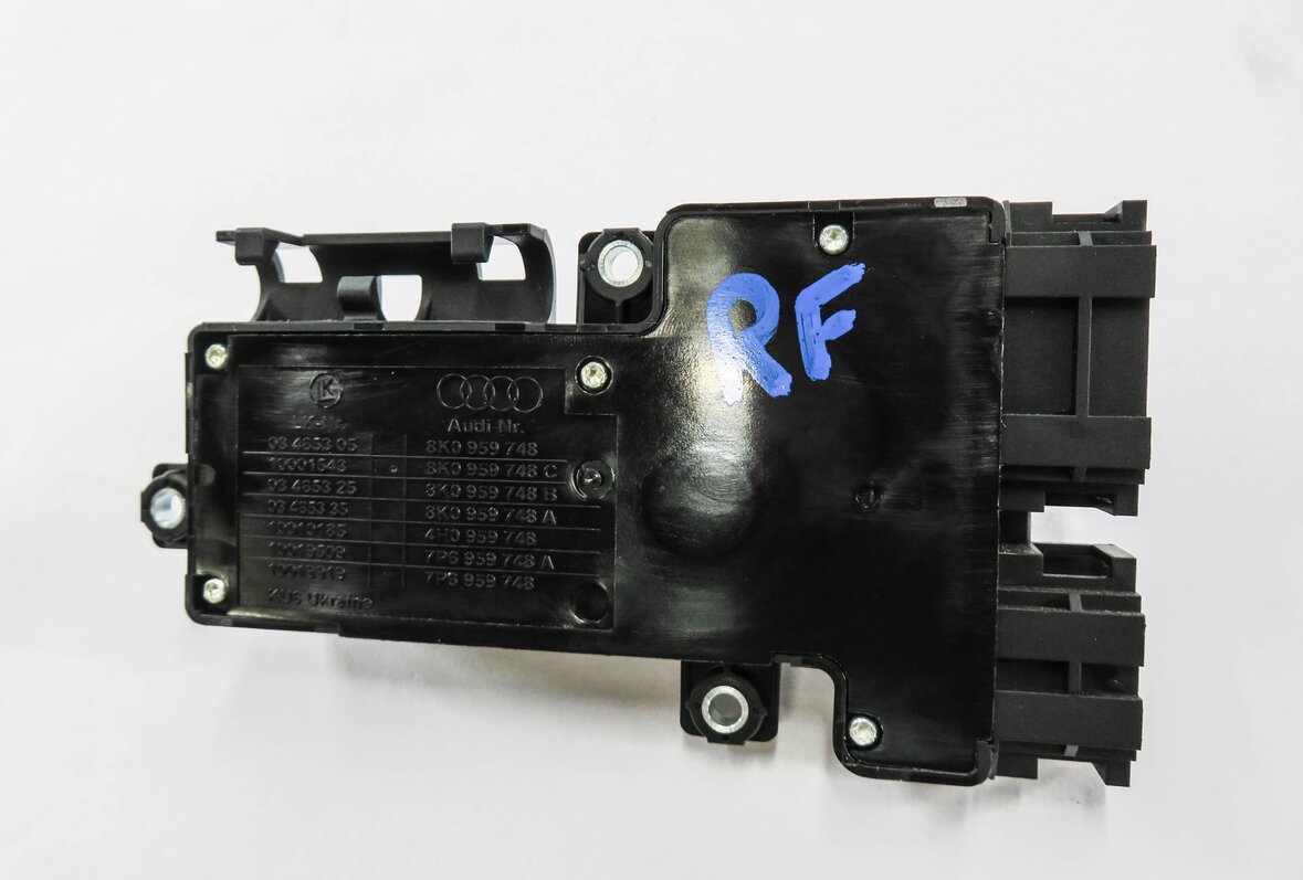 Thumbnail 4: 2014 AUDI A4 (B8 8K) RIGHT FRONT PASSENGER SEAT ADJUSTMENT SWITCH BUTTON