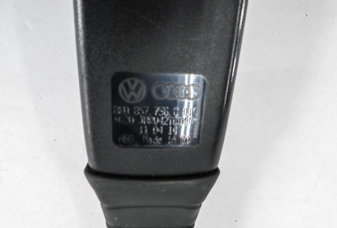 Thumbnail 5: 2009-2017 AUDI A4 A5 S4 S5 RS5 (B8 8K 8T) RIGHT FRONT SEATBELT BUCKLE RECEIVER