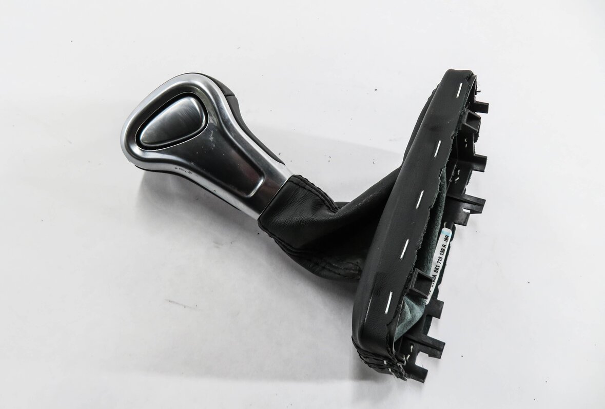 2014 AUDI A4 (B8 8K) TRANSMISISON GEAR SHIFTER SHIFT HANDLE KNOB w/ BOOT