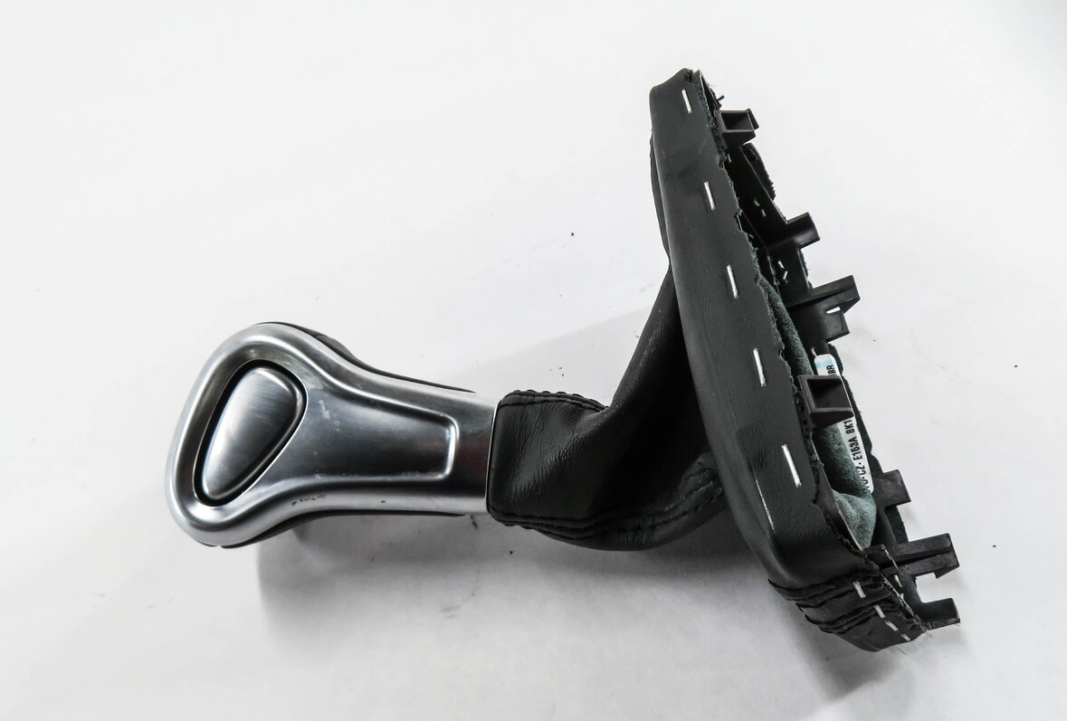 Thumbnail 2: 2014 AUDI A4 (B8 8K) TRANSMISISON GEAR SHIFTER SHIFT HANDLE KNOB w/ BOOT