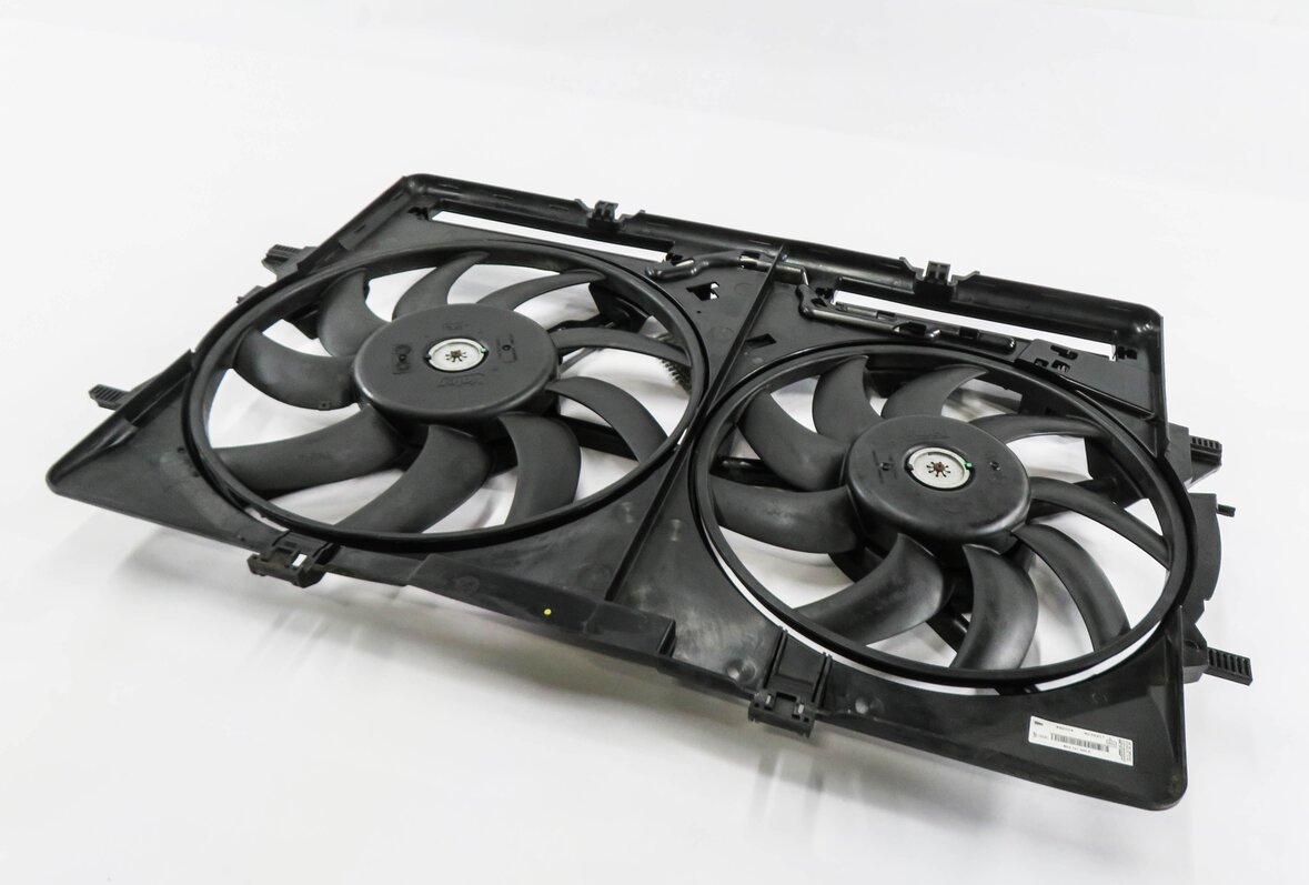 2009-2017 AUDI A4 A5 Q5 S4 (B8 8T 8R) 2.0L / 3.0L / 3.2L - RADIATOR COOLING FAN