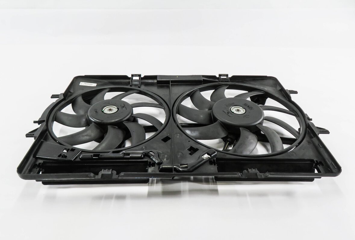 Thumbnail 3: 2009-2017 AUDI A4 A5 Q5 S4 (B8 8T 8R) 2.0L / 3.0L / 3.2L - RADIATOR COOLING FAN