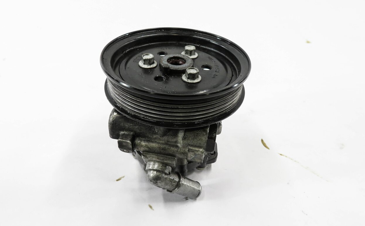2010-2012 RANGE ROVER (L322) POWER STEERING PUMP w/ PULLEY