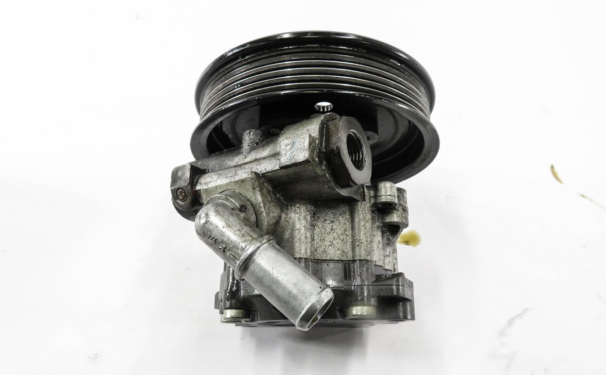 Thumbnail 3: 2010-2012 RANGE ROVER (L322) POWER STEERING PUMP w/ PULLEY